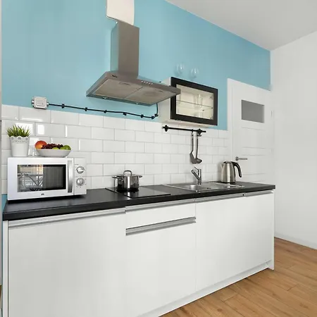 Appartement Elegant Very Berry With Parking And Balcony By Renters *