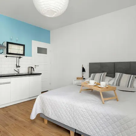 Elegant Very Berry With Parking And Balcony By Renters Apartmán