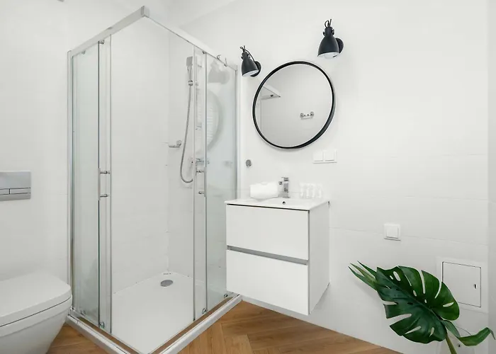 Elegant Very Berry With Parking And Balcony By Renters Apartamento *