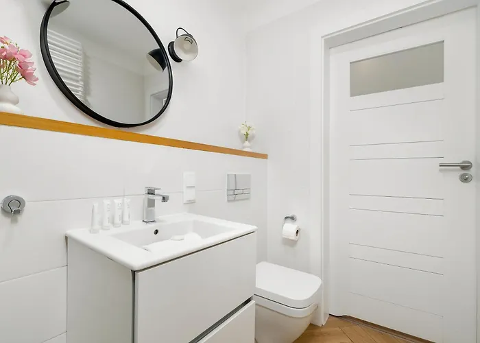 Apartamento Elegant Very Berry With Parking And Balcony By Renters Poznan