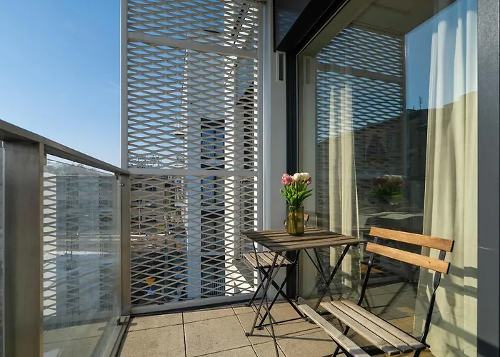 Elegant Very Berry With Parking And Balcony By Renters * Poznan