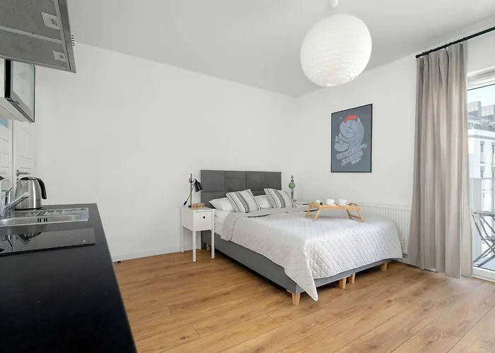 Elegant Very Berry With Parking And Balcony By Renters Apartamento *